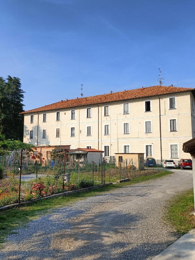 Grazioso Monolocale Con Soppalco Al Collegio -Come A Casa Locazioni Turistiche- Trezzo sullʼAdda Exterior foto